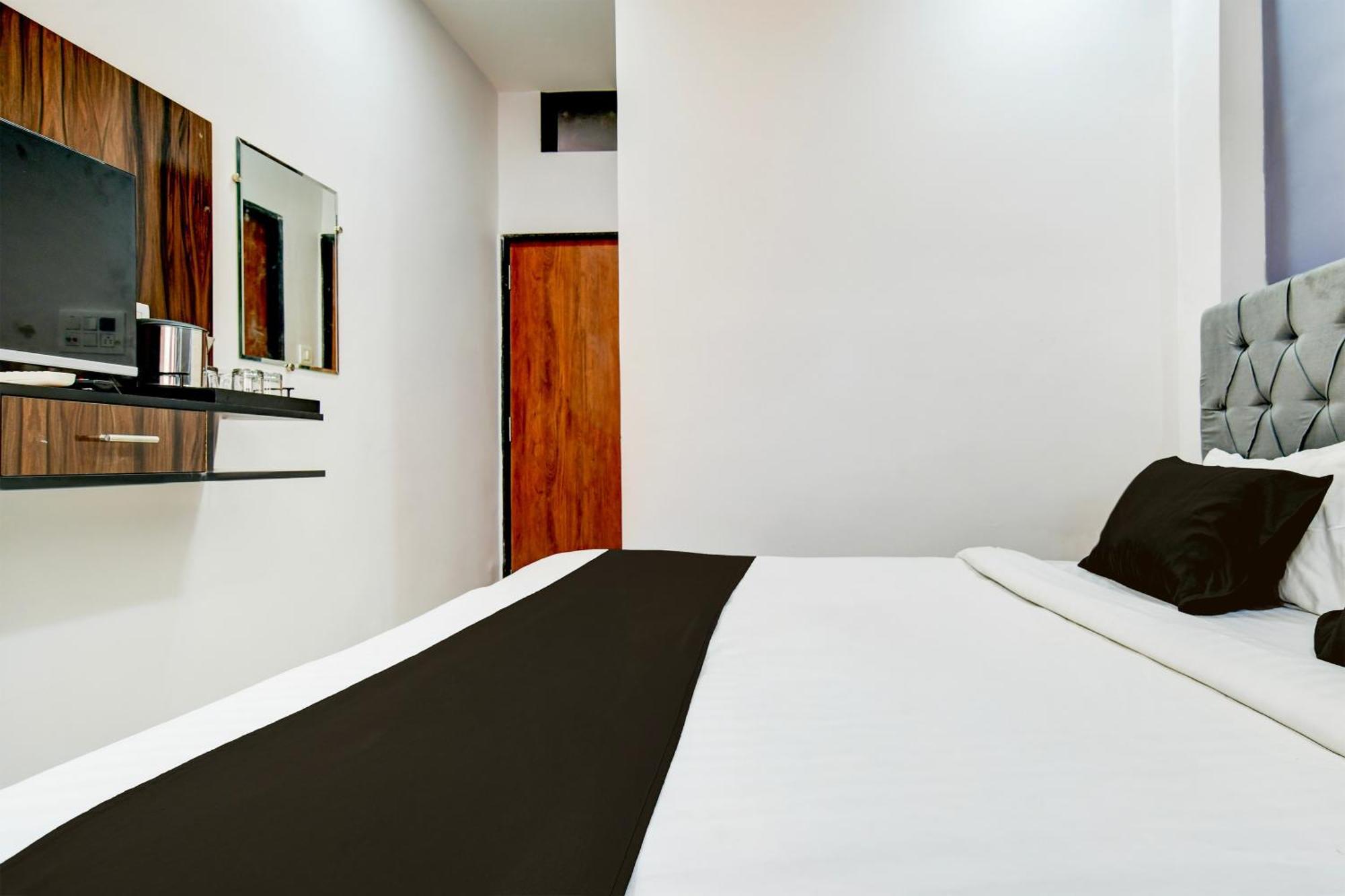 Super Hotel O D.V Near Medanta Hospital Indore Ngoại thất bức ảnh